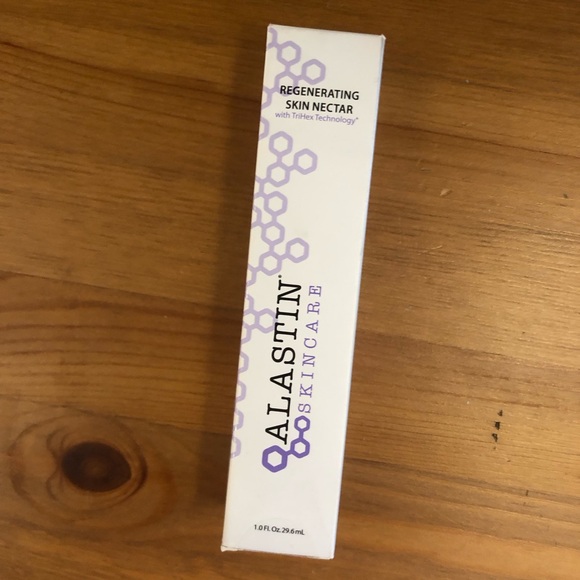 Other - Skincare Regenerating Skin Nectar - White